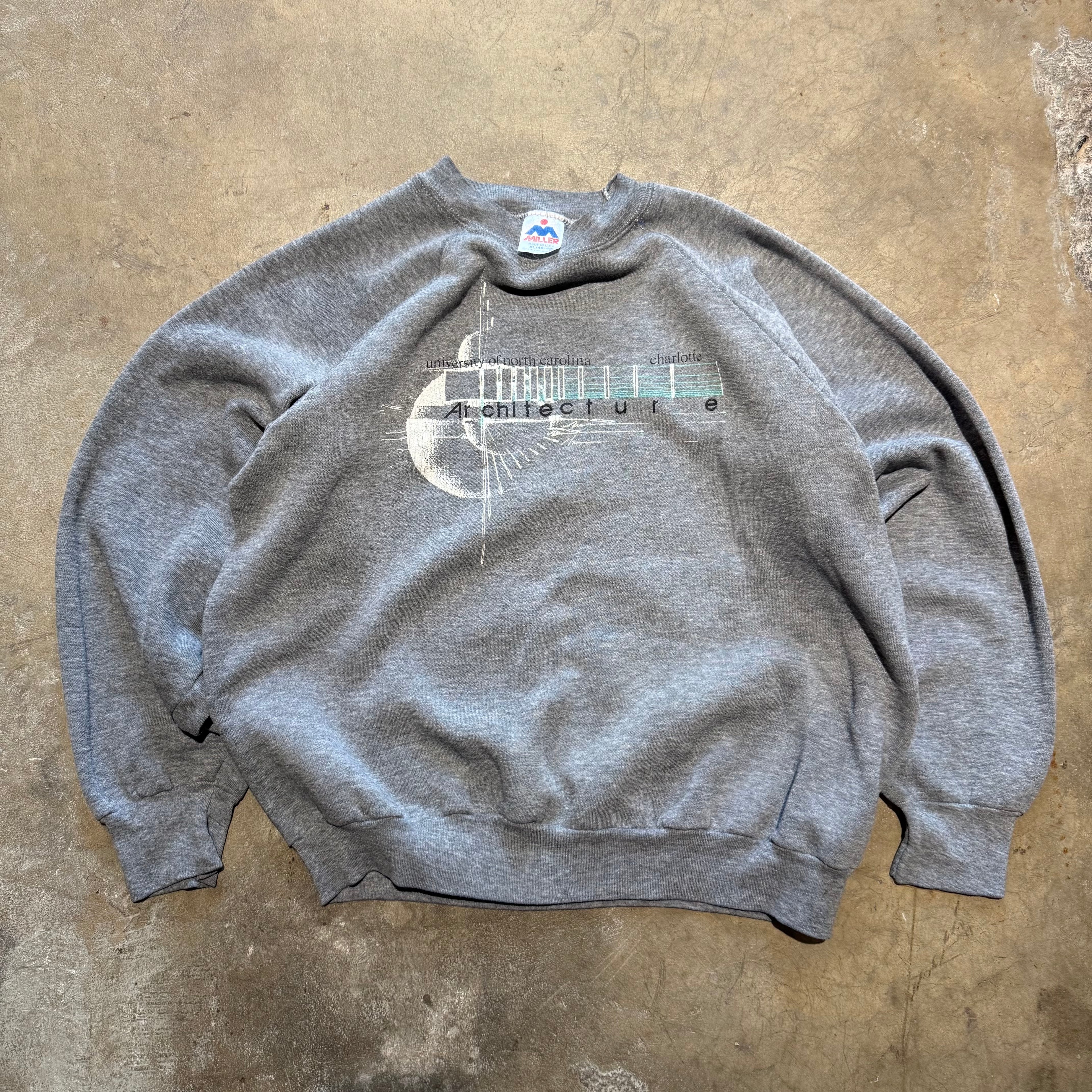 size medium - Vintage ' 80's University of North Carolina  Architure ' crewneck