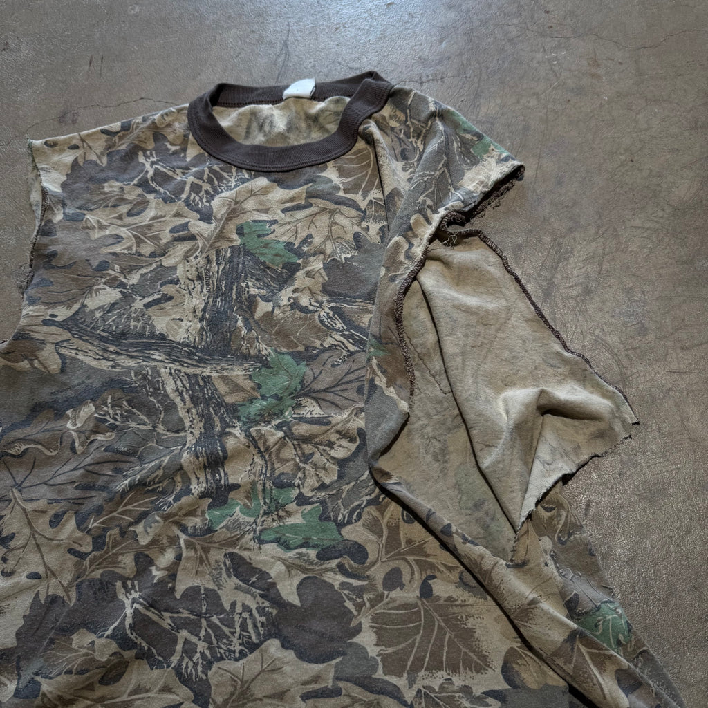 size xl - Vintage ' 80's Camo Realtree Cut off sleeves ' tee