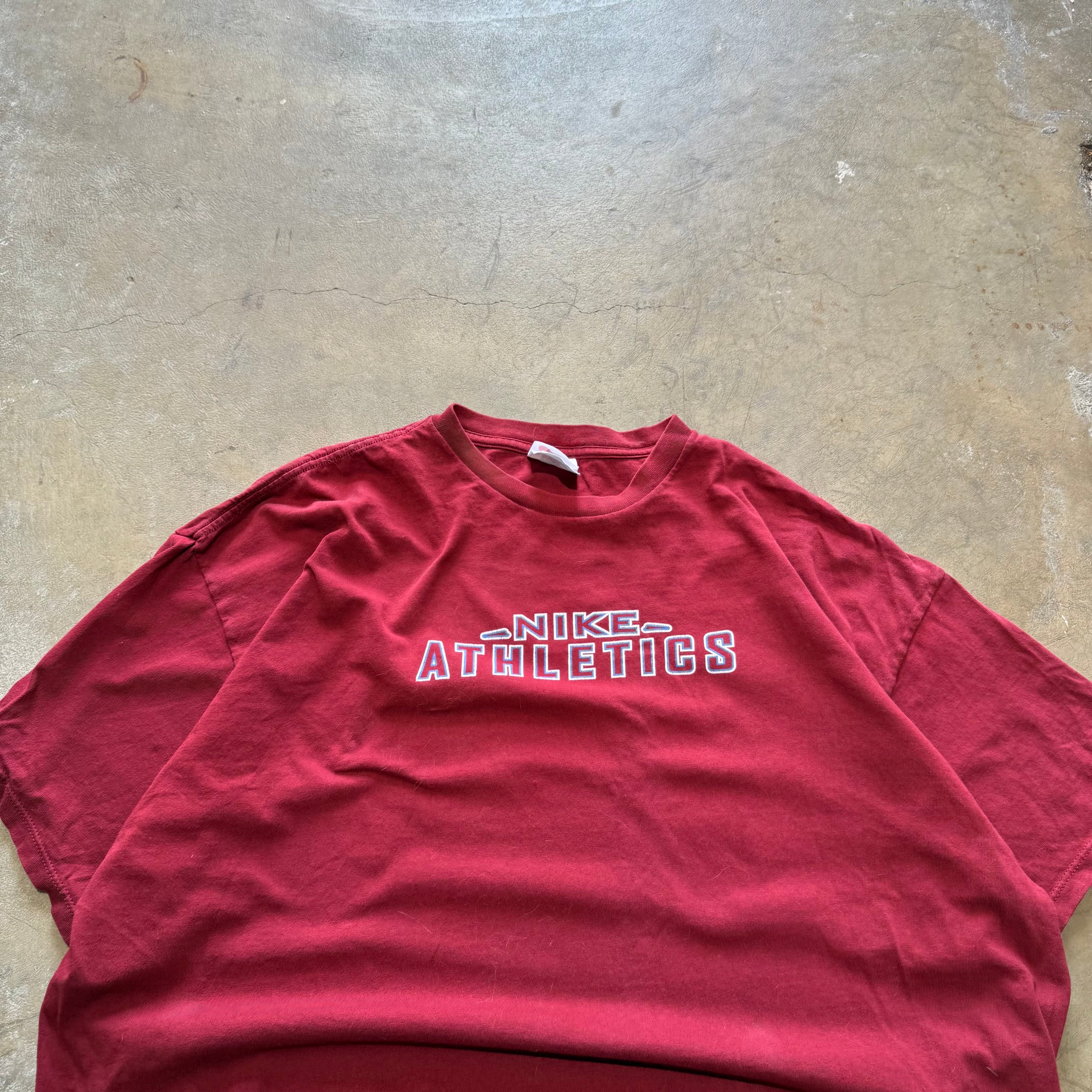 size xxl - Vintage ' Nike Athletics ' tee