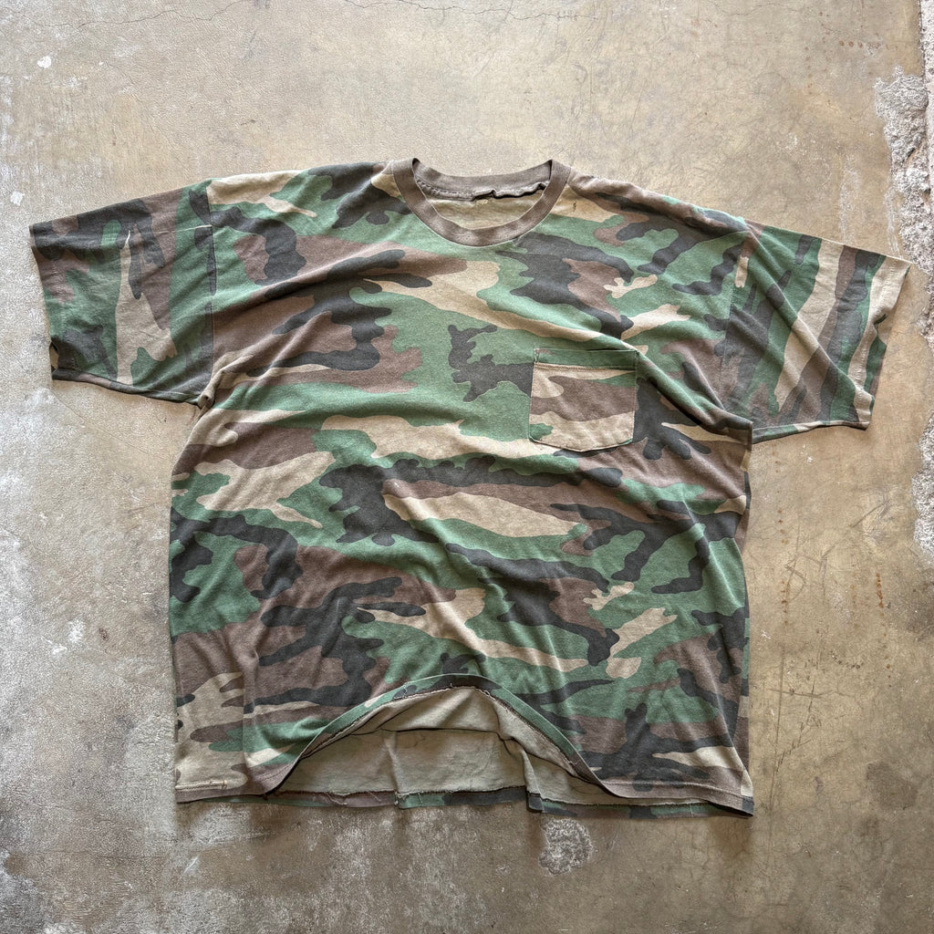 size xl - vintage ' 80's Camo ' tee