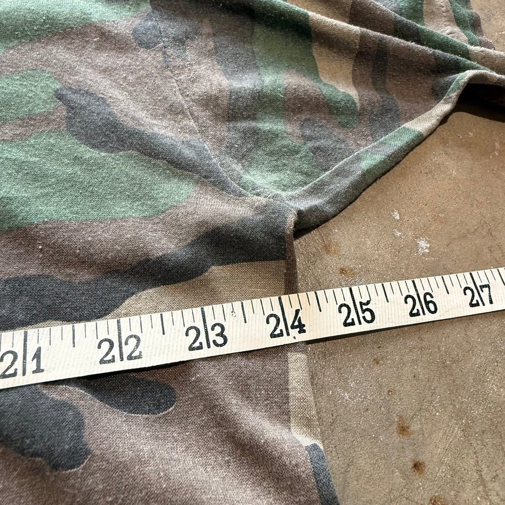 size xl - vintage ' 80's Camo ' tee