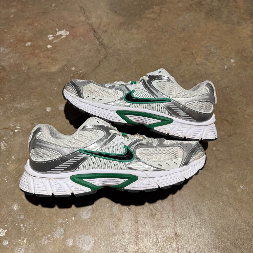 size 12 - Nike v5 RNR ' White Malachite '