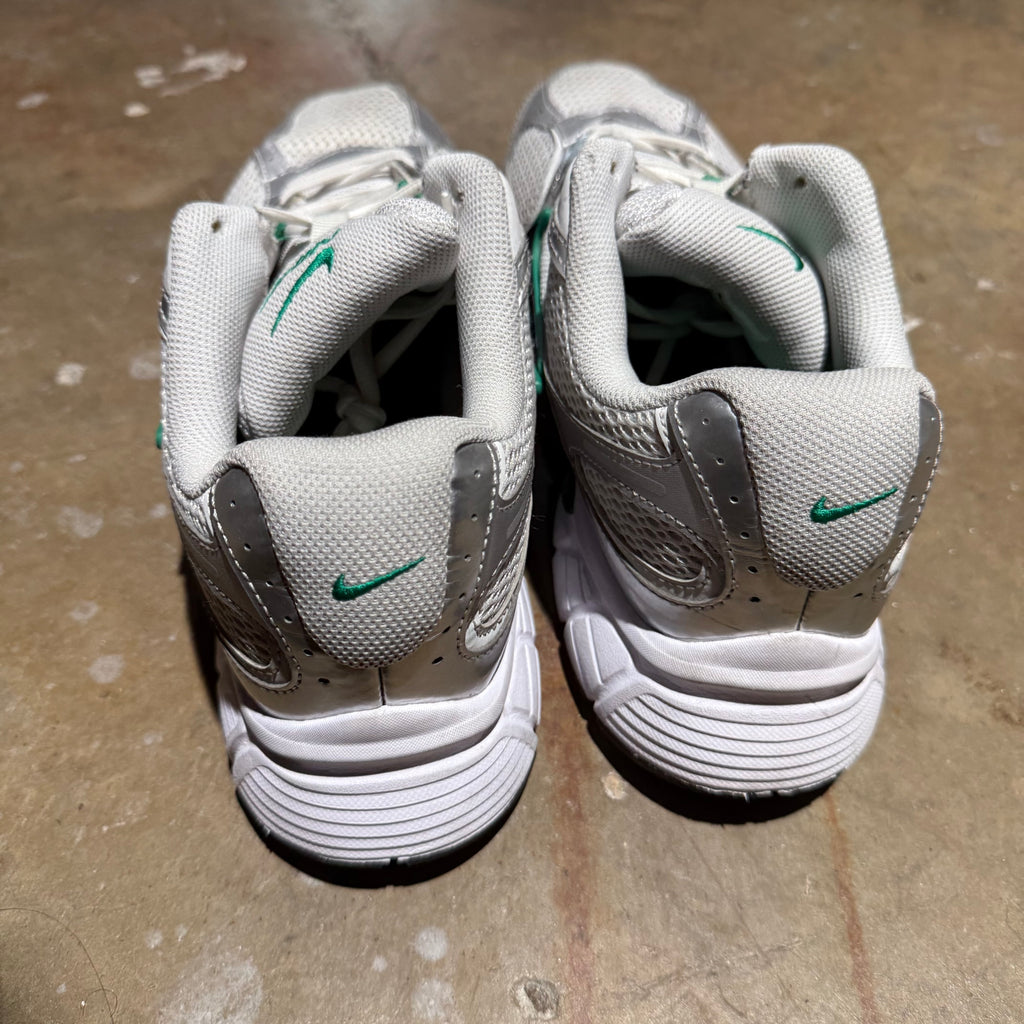 size 12 - Nike v5 RNR ' White Malachite '