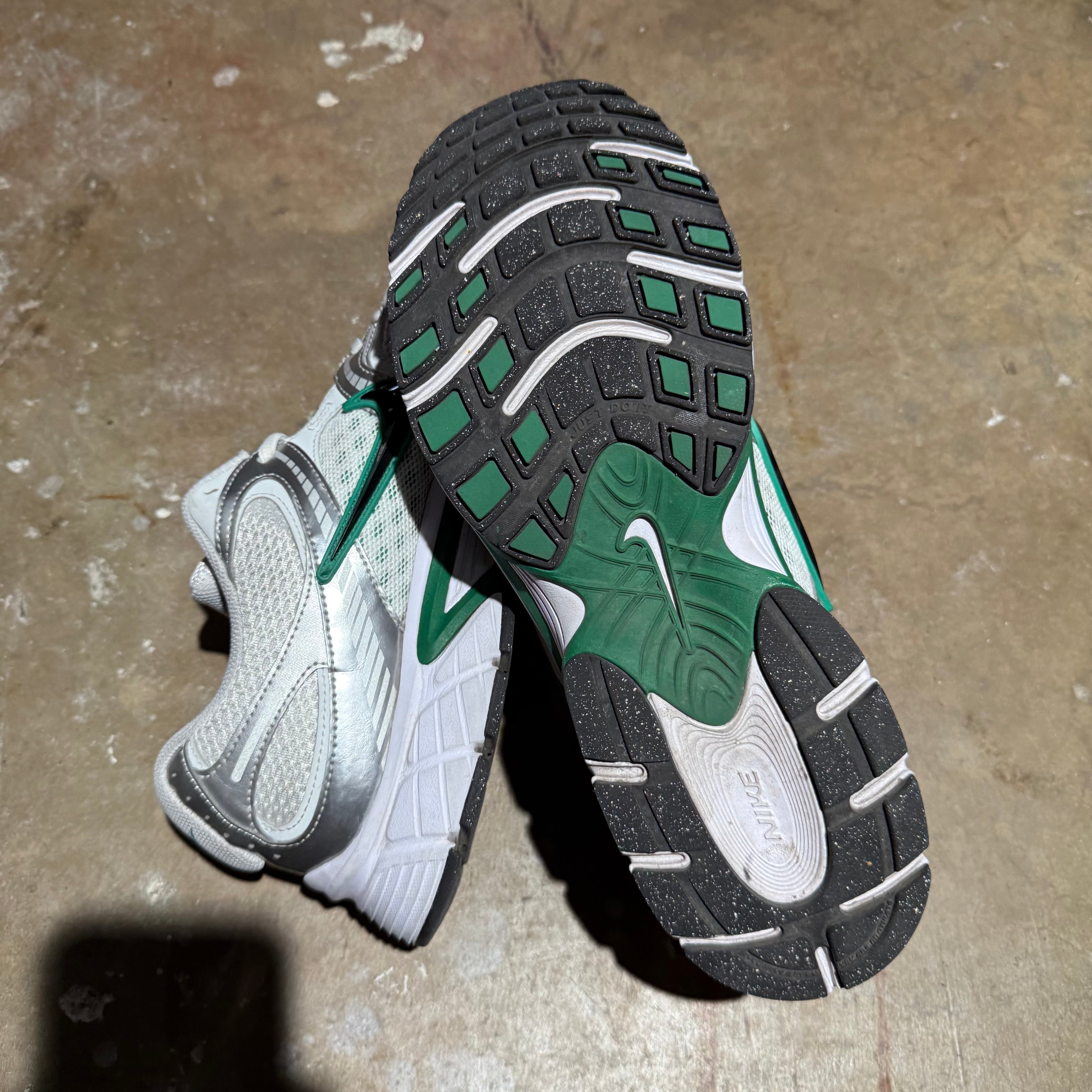 size 12 - Nike v5 RNR ' White Malachite '