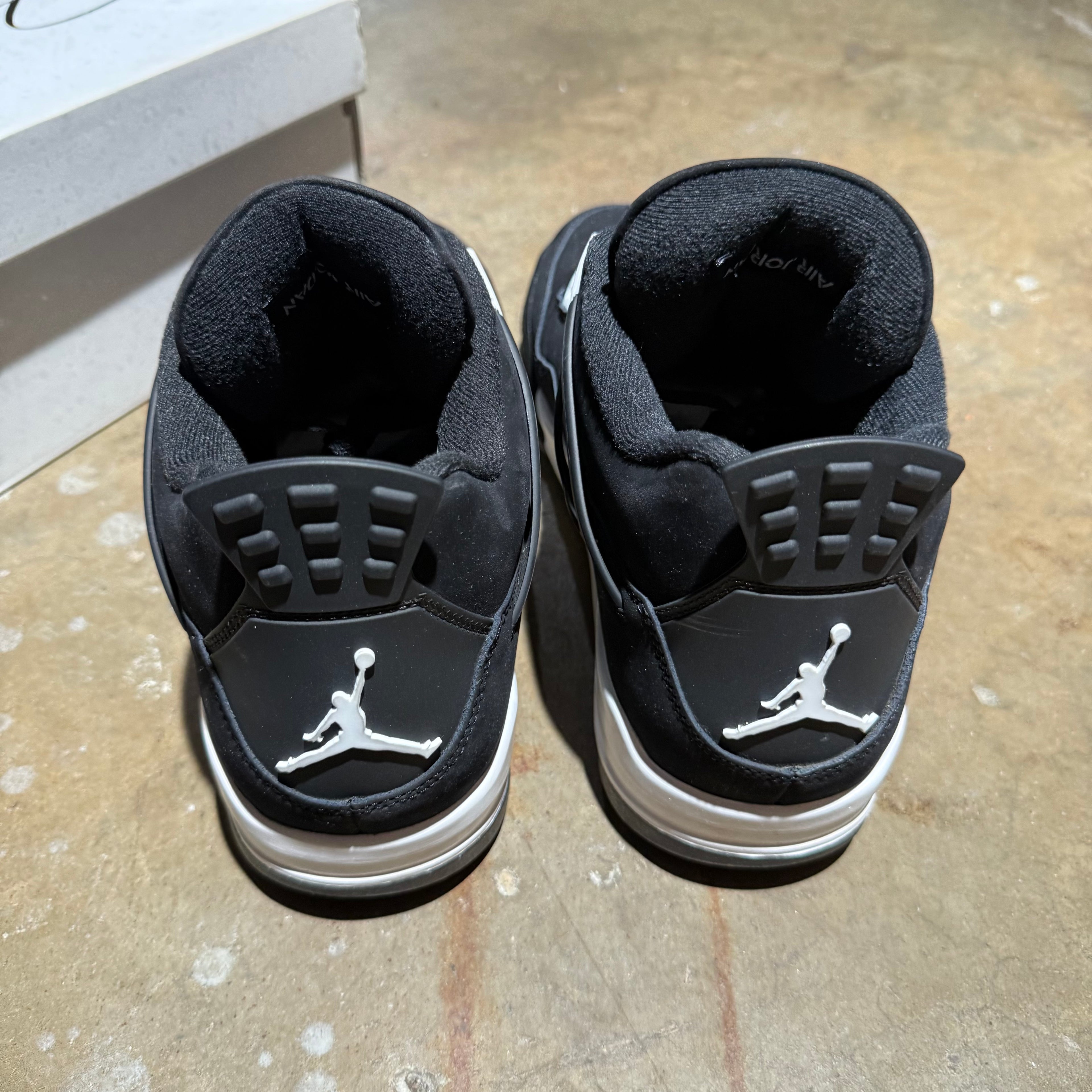 size 12 - Jordan 4 Retro ' White Thunder '