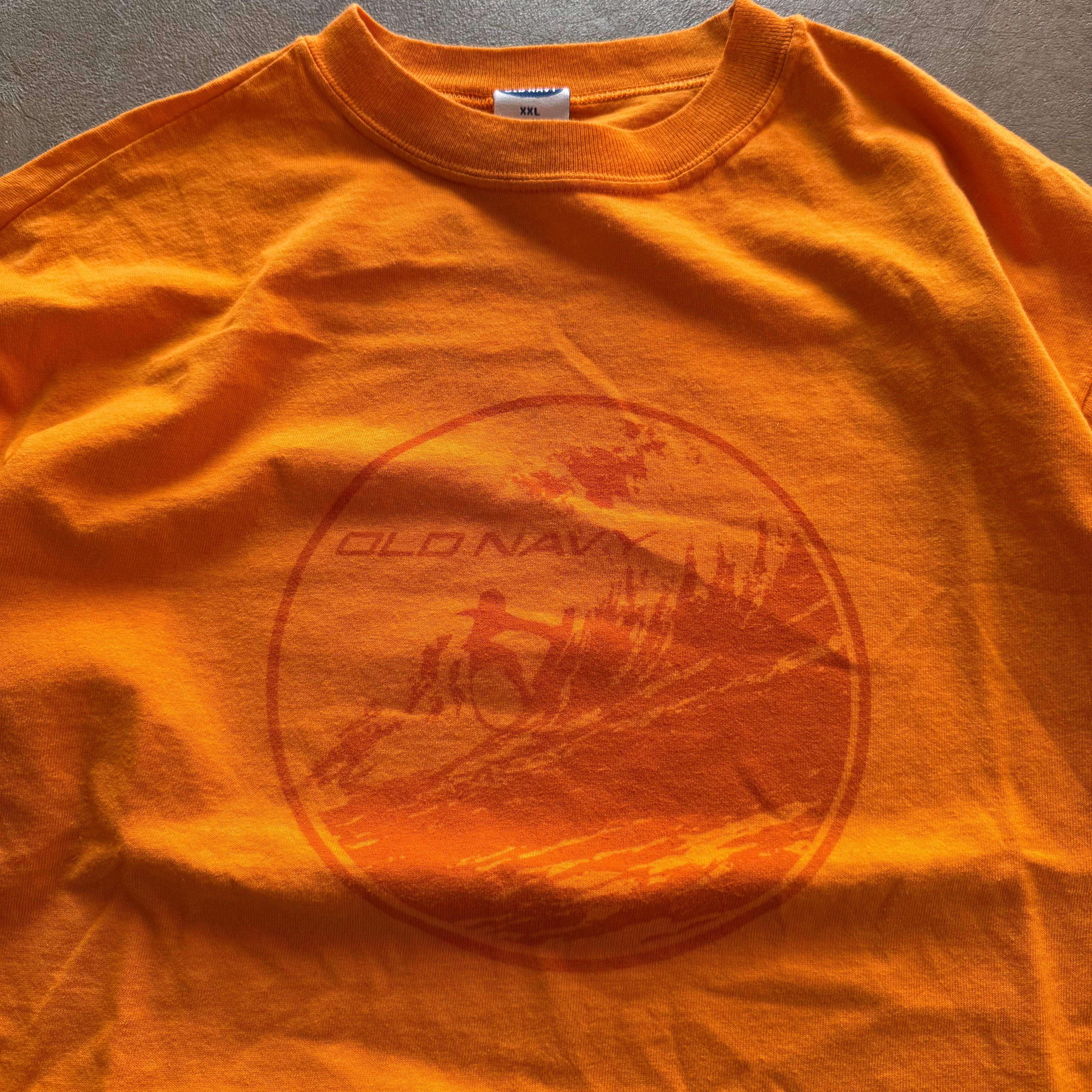 size medium - vintage ' Orangele old navy surfing ' tee