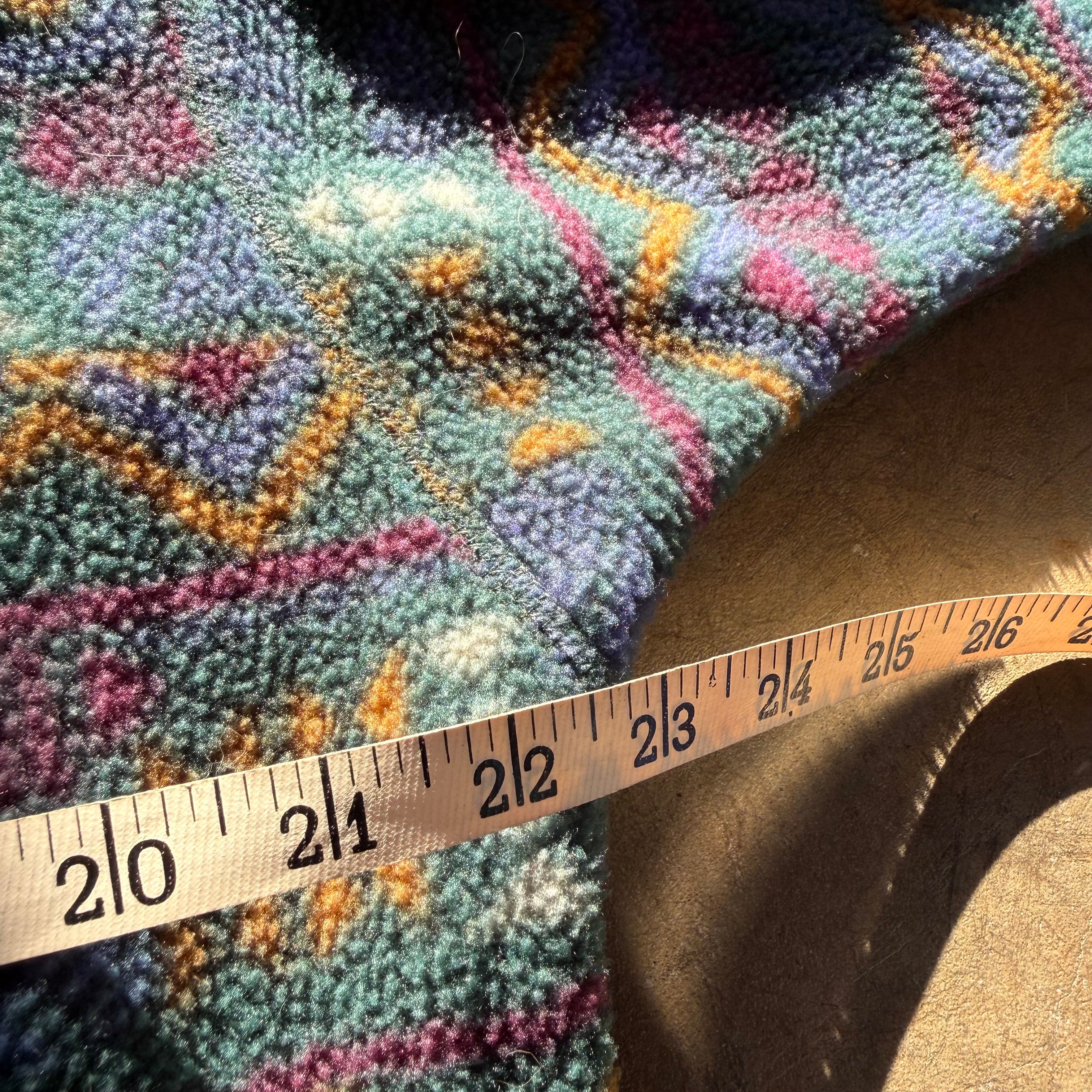 size medium - vintage ' Columbia  ' Fleece