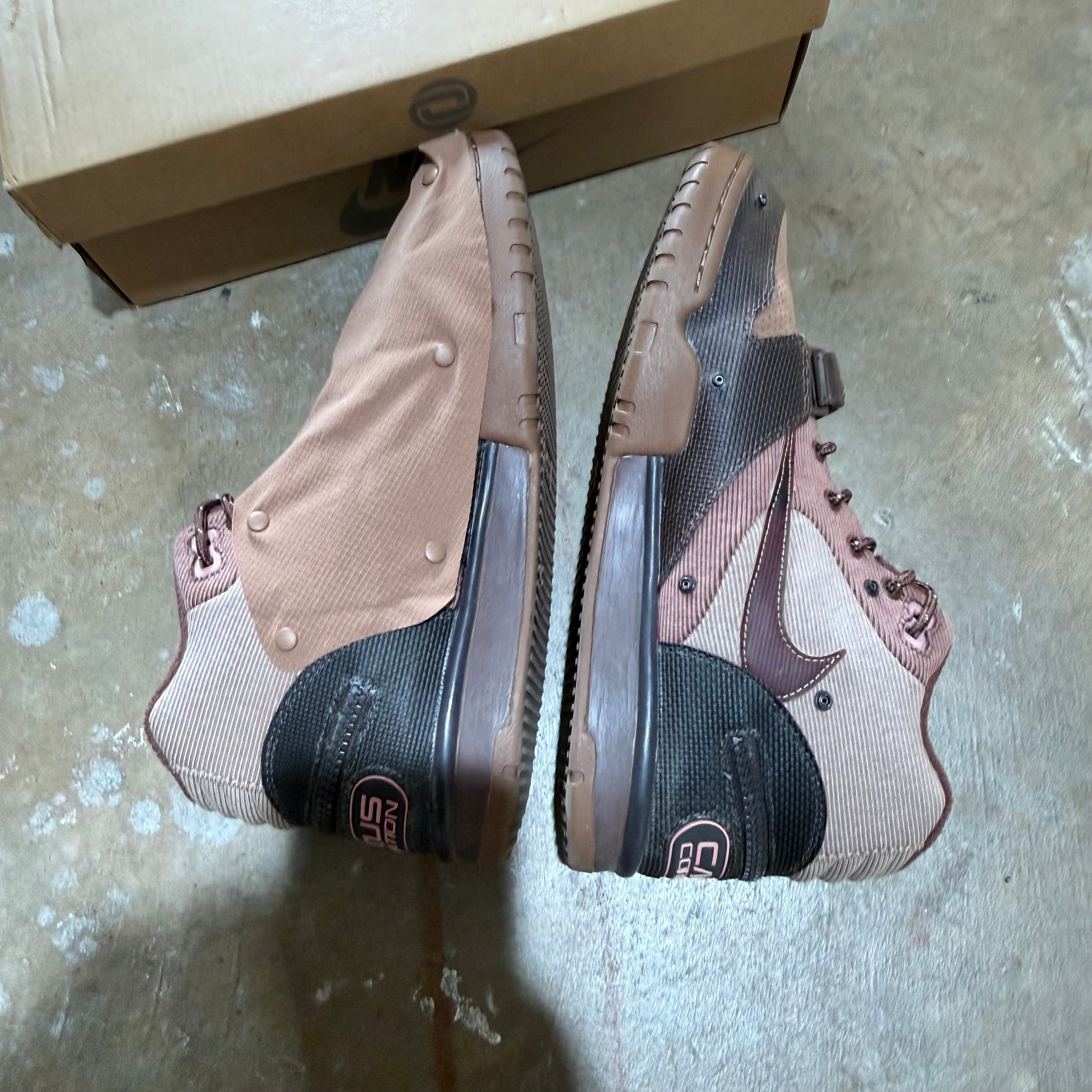 size 9.5 - Air Trainer 1 sp ' Travis Scott Wheat '
